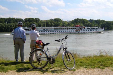 Passau-Vienna in bici - Navigazione sul Danubio  